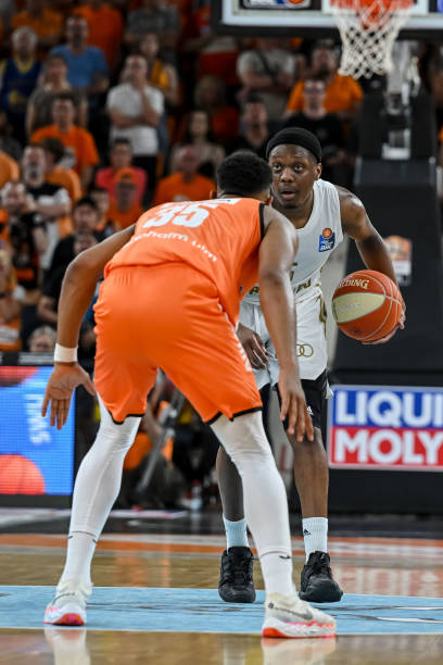 折射出一个 折射出一个